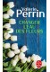 Changer l'eau des fleurs